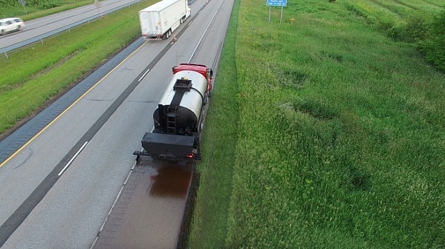 Консервация и защита асфальта методом Fog Seal